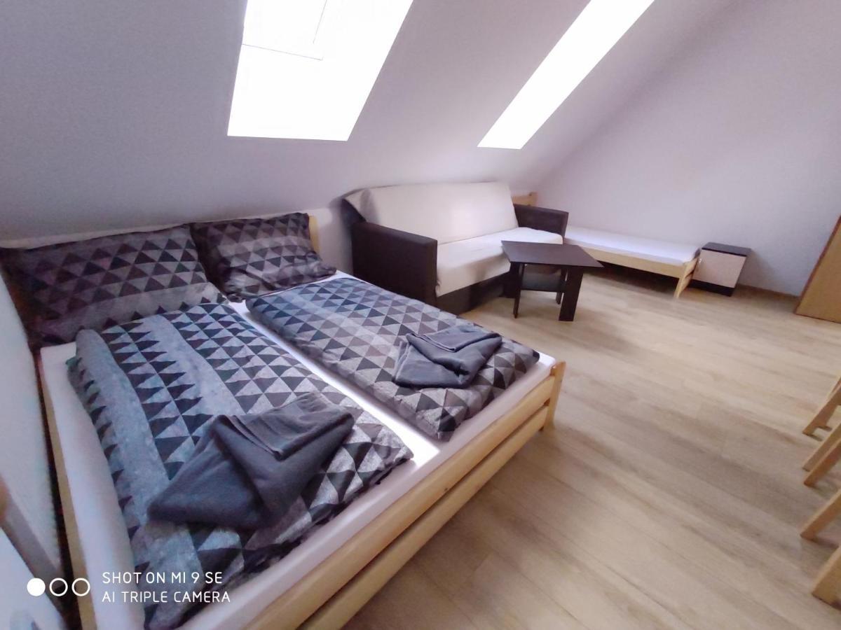 Apartmany Opolany Buitenkant foto