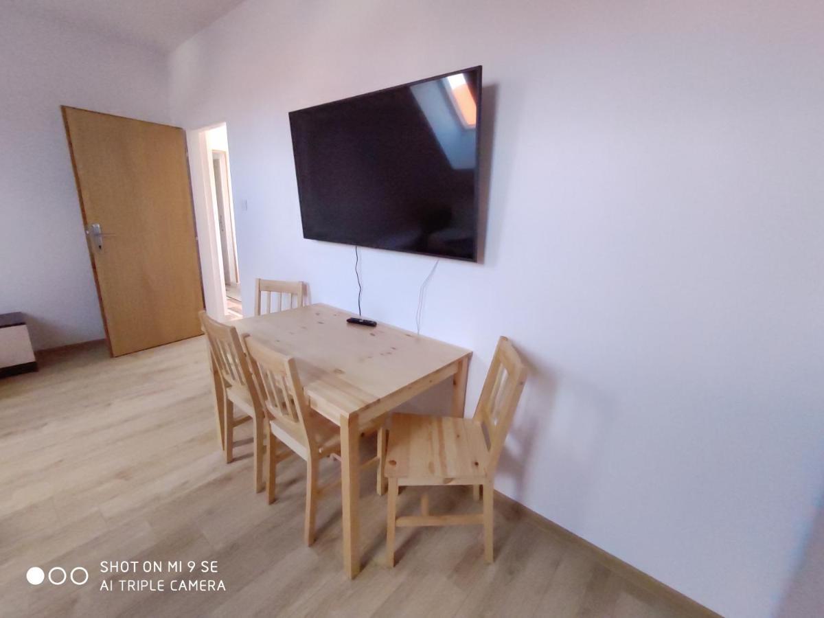 Apartmany Opolany Buitenkant foto