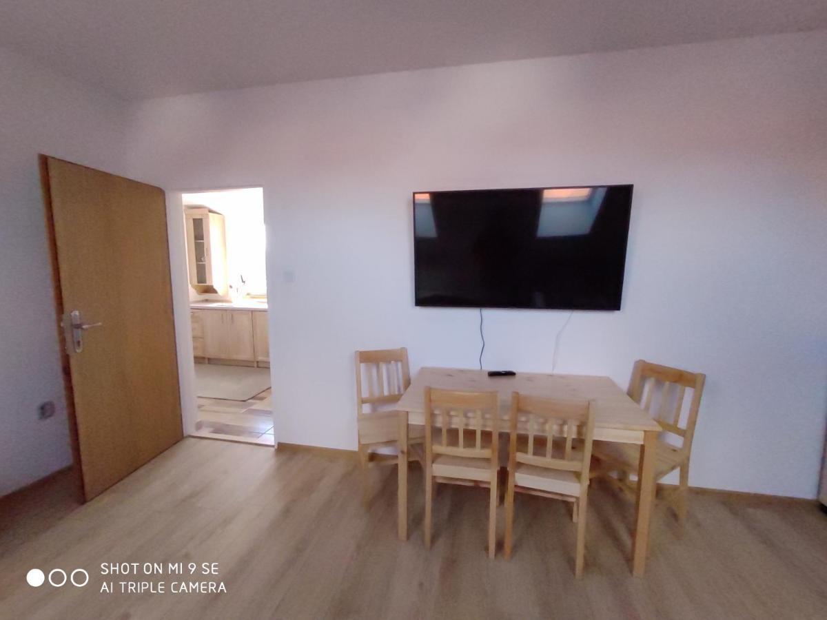 Apartmany Opolany Buitenkant foto