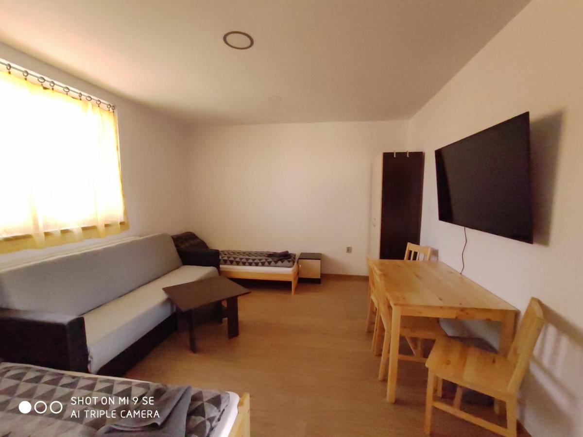 Apartmany Opolany Buitenkant foto