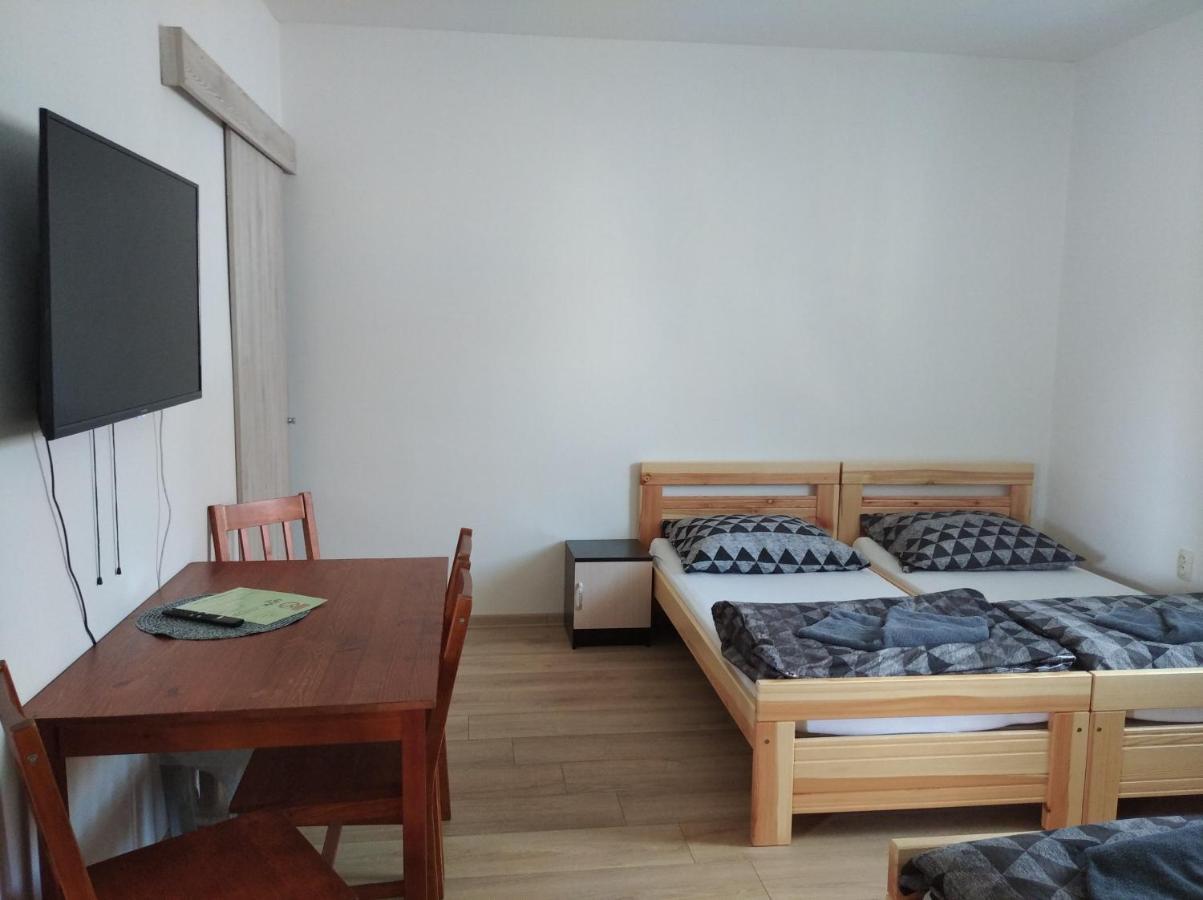 Apartmany Opolany Buitenkant foto