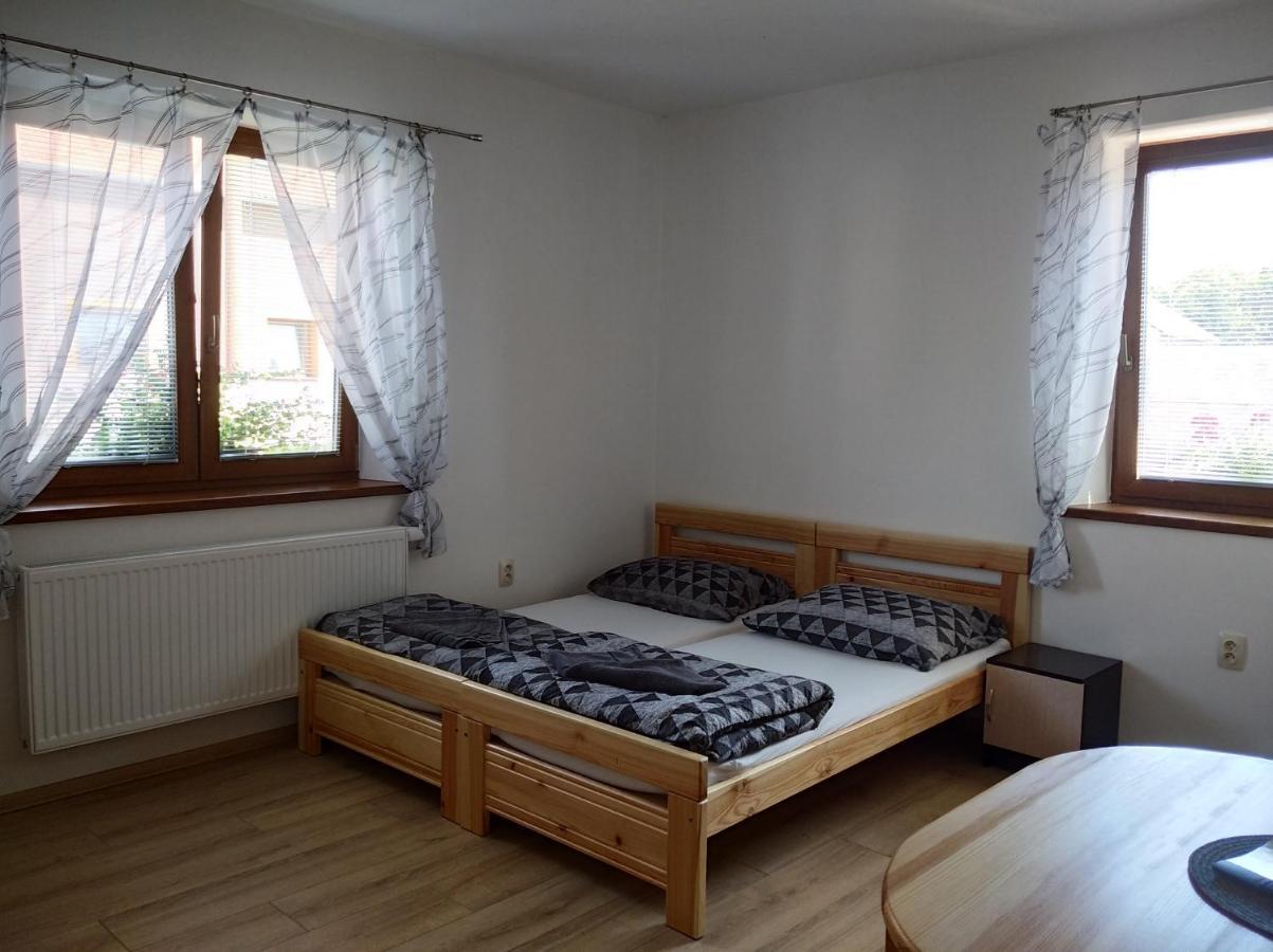 Apartmany Opolany Buitenkant foto